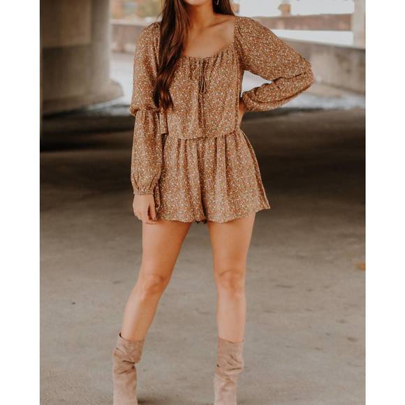 NEW LE LIS read my mind floral romper in mocha - Picture 4 of 8